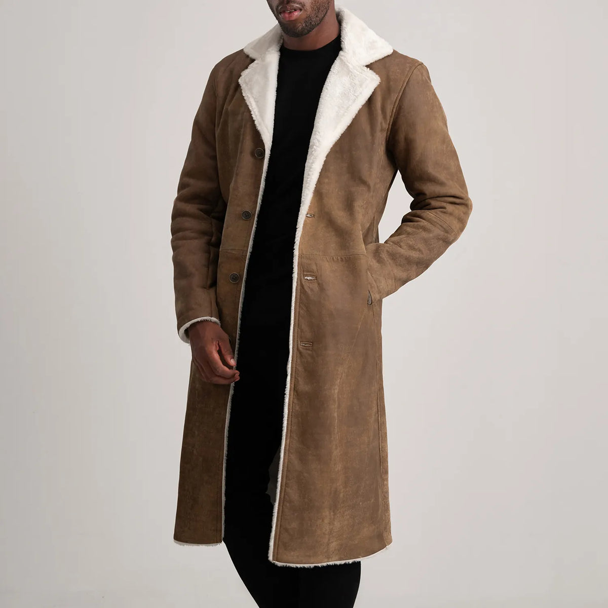 
Kolby Distressed Brown Shearling Long Coat in Distressed Brown Sheepskin Snuffed - Vorderansicht & maßgeschneiderte Silhouette | Online Kaufen