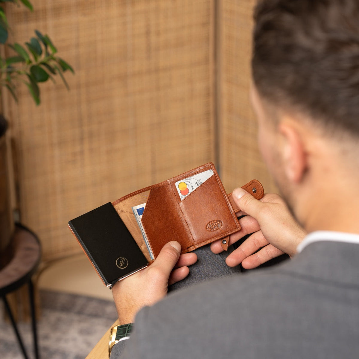 Larino Full-Grain Leather Card Holder für Damen – Zusätzliche Produktansicht 3