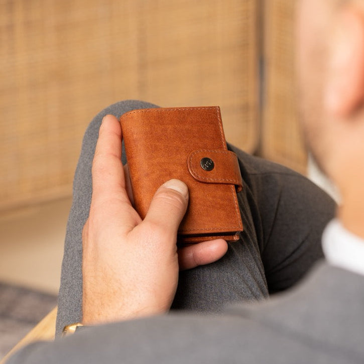 Lesina Full-Grain Leather Card Holder für Damen – Zusätzliche Produktansicht 2