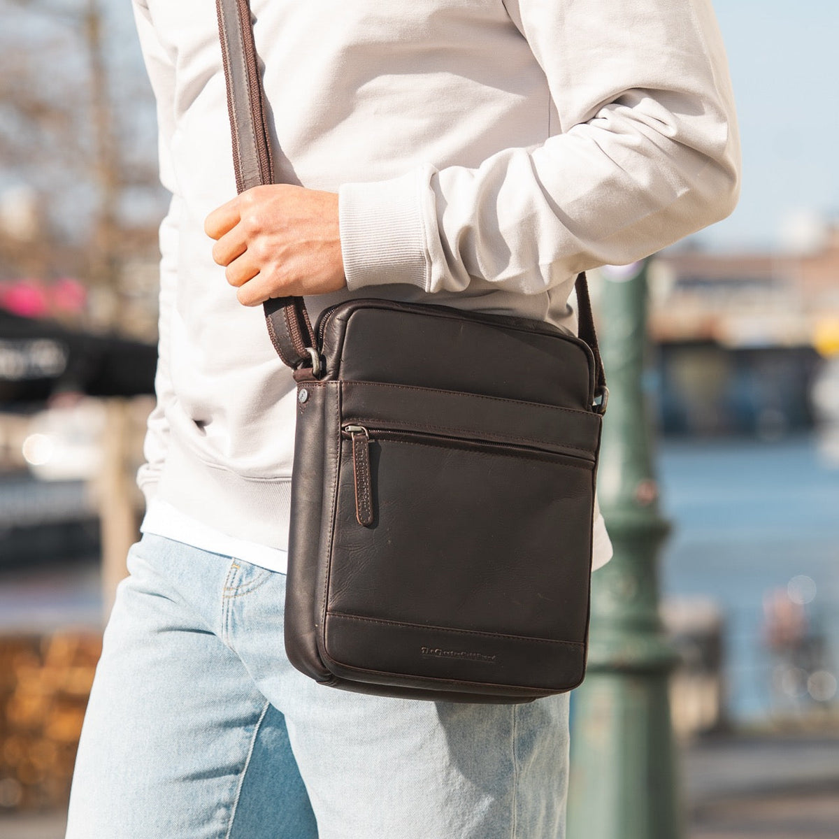 Anzora Full-Grain Leather Crossbody Bag für Herren – Zusätzliche Produktansicht 2
