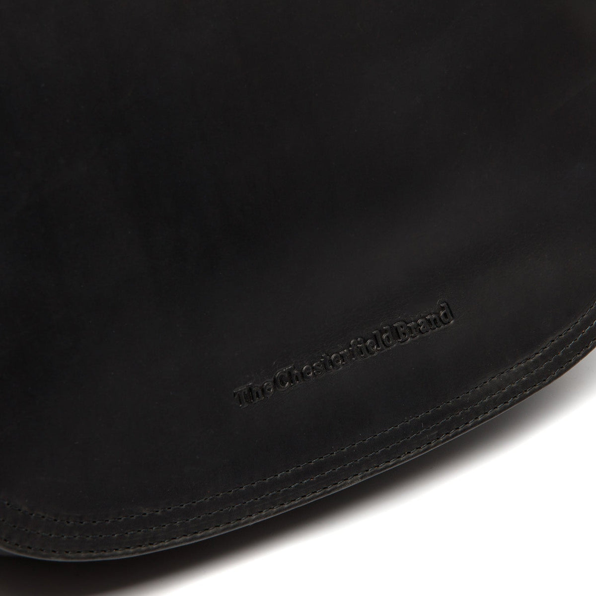 Solid Antique Brass Hardware &amp; Heavy-Duty Dual Zipper Detail on Everglades Full-Grain Leather Crossbody Bag für Damen