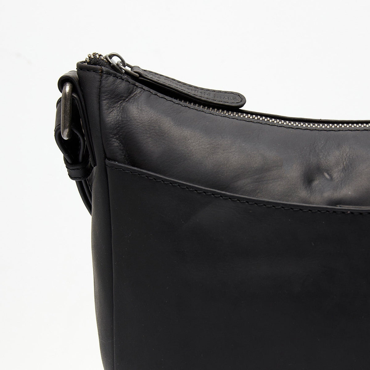 
Classic 100% Full-Grain leather Bag - Rückansicht mit verstärkten Lederträgern & handwerklichen Nähten