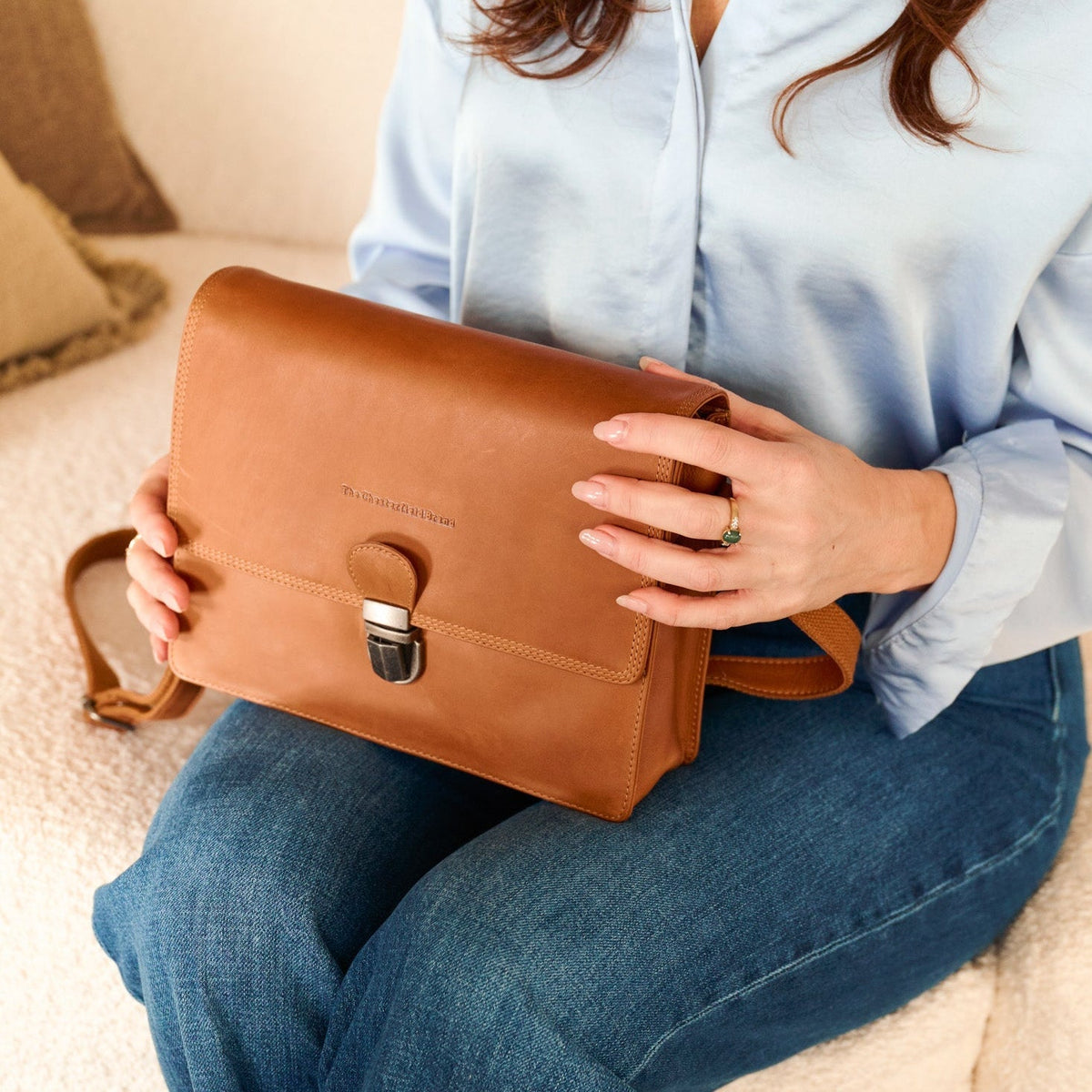 Lunor Vollnarbenleder Crossbody-Tasche – Zusätzliche Produktansicht 3