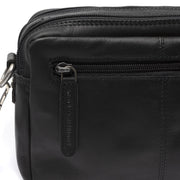 Solid Antique Brass Hardware &amp; Heavy-Duty Dual Zipper Detail on Samui Full-Grain Leather Crossbody Bag für Damen