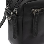 Samui Full-Grain Leather Crossbody Bag für Damen - Structured Side Profile Showing Gusset Depth &amp; Expansion Capacity