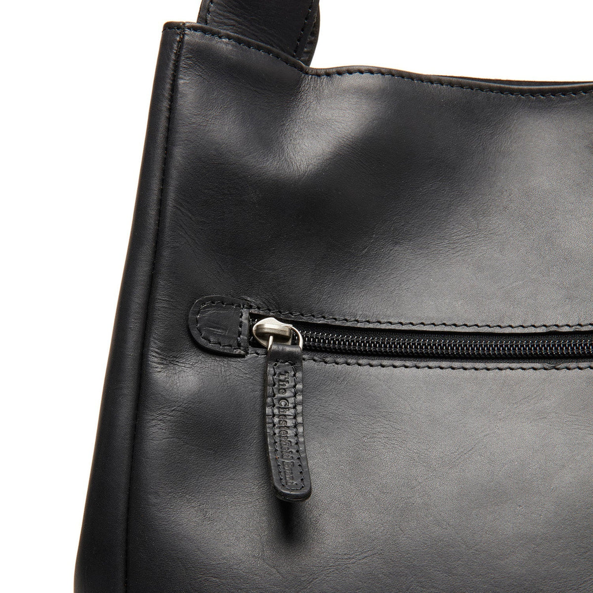
Fioline Vollnarbenleder-Handtasche - Seitenansicht mit ergonomischem Ärmelschnitt & sportlicher Passform