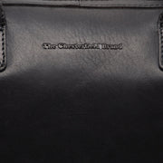 Detailansicht of Classic Collar &amp; Heavy-Duty Zipper Hardware on Langton Full-Grain Leather Handbag für Damen