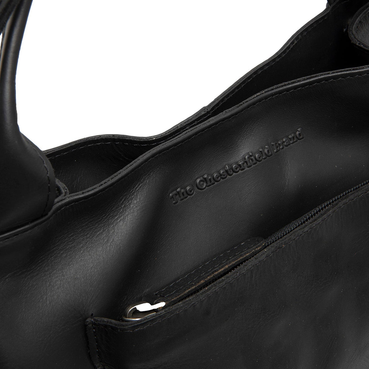 
Tenara Vollnarbenleder-Handtasche - Seitenansicht mit ergonomischem Ärmelschnitt & sportlicher Passform