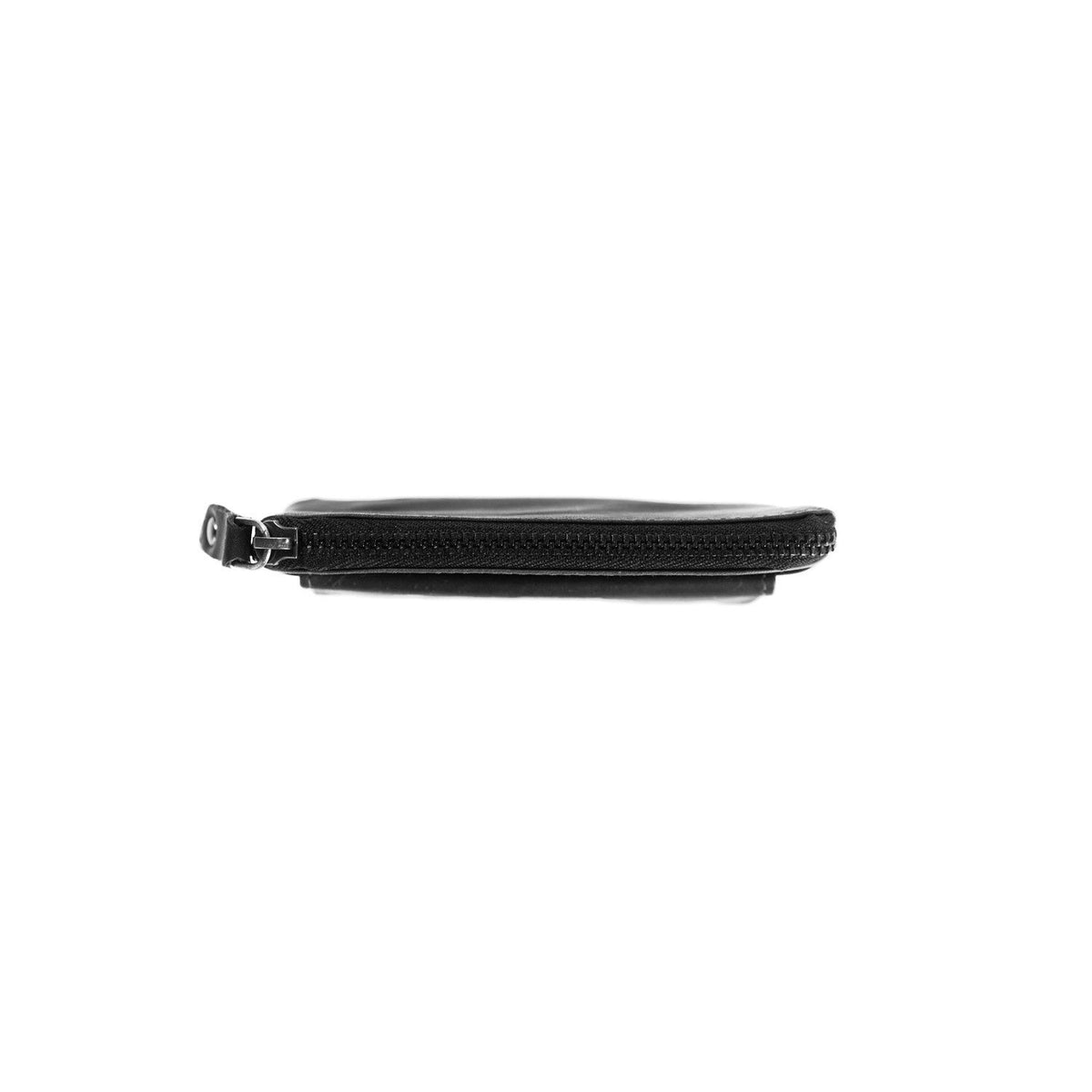 
Detailansicht of Classic Collar & Heavy-Duty Zipper Hardware on Oliver Vollnarbenleder Key Case für Damen