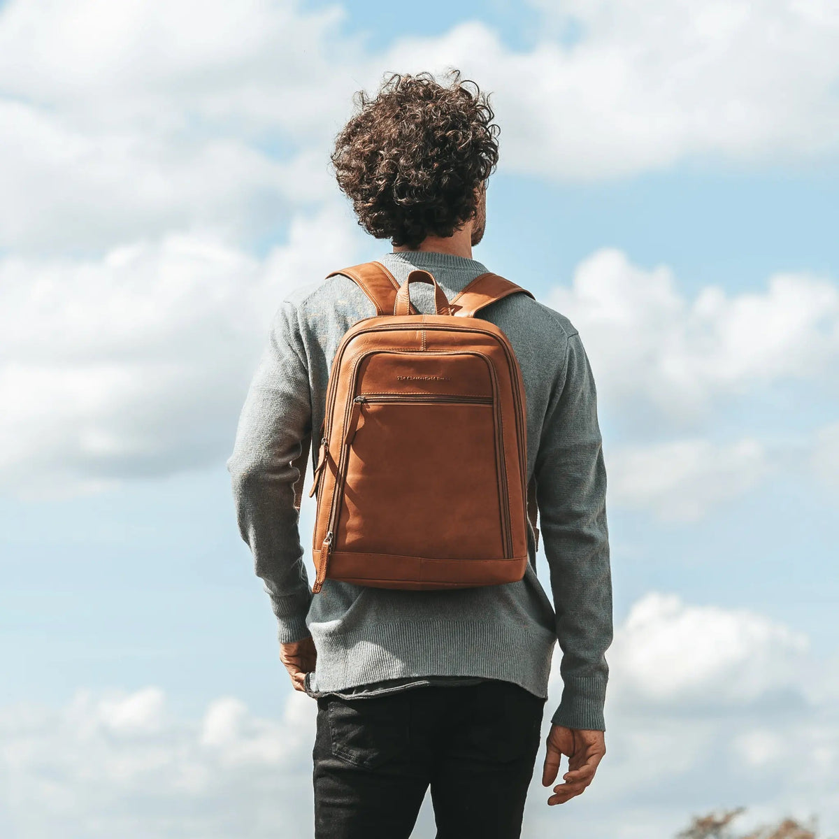 Detroit Full-Grain Leather Laptop Backpack für Damen – Zusätzliche Produktansicht 3
