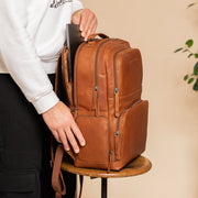 Lennox Full-Grain Leather Laptop Backpack für Damen – Zusätzliche Produktansicht 3