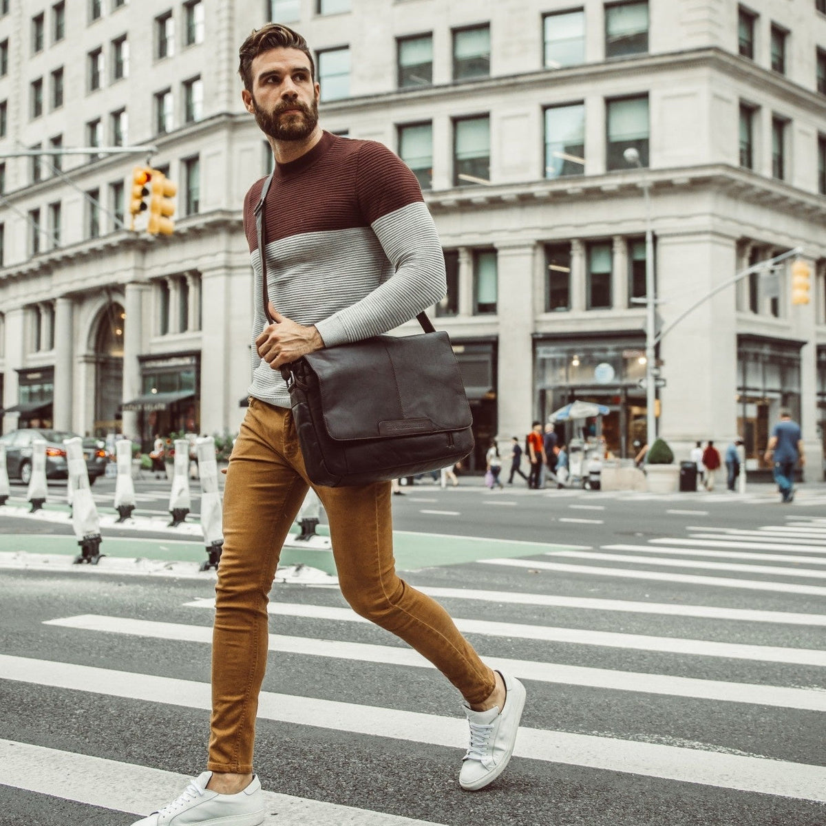 Richard Full-Grain Leather Laptop Bag für Herren – Zusätzliche Produktansicht 2