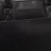Solid Antique Brass Hardware &amp; Heavy-Duty Dual Zipper Detail on Tilbury Full-Grain Leather Laptop Bag für Damen