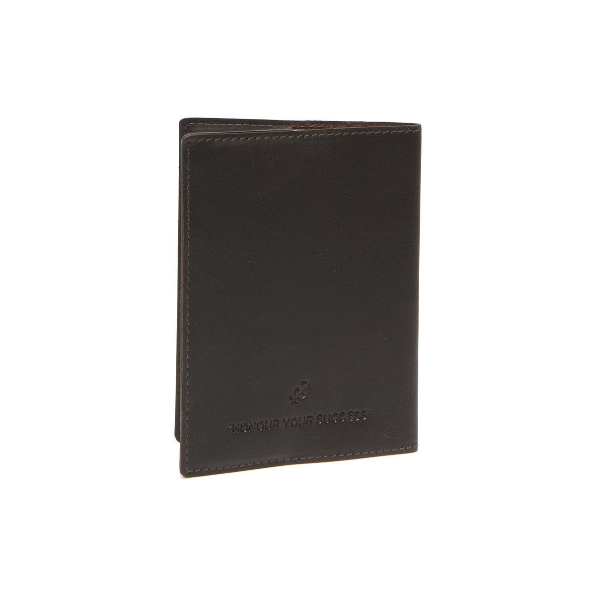 
Passform-Perspektive von Leather Passport Case für Damen für Damen am Model - Natürlicher Faltenwurf im Tageslicht