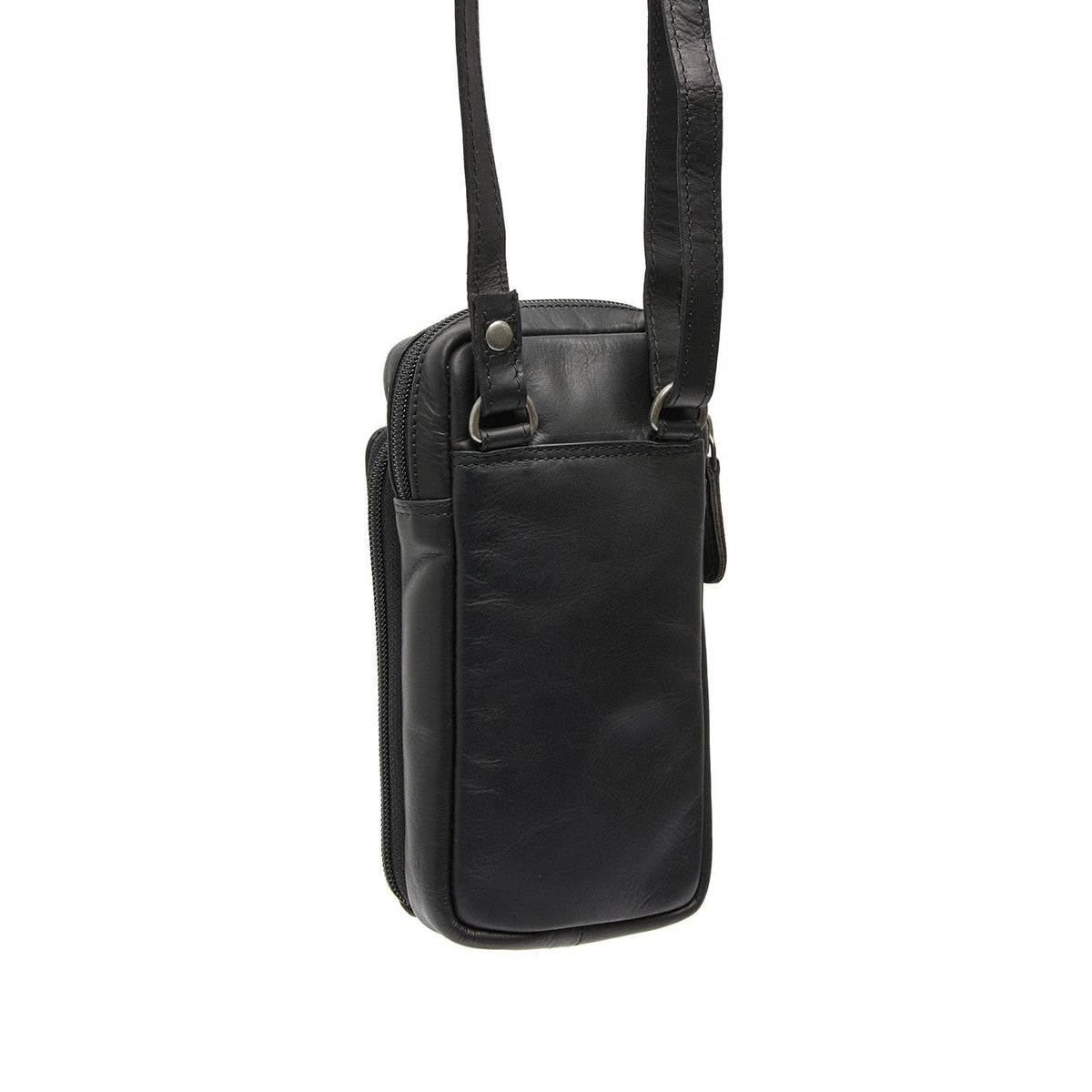 Styled Fit Perspective of Valdes Full-Grain Leather Phone Bag für Damen on Model - Natural Daylight Drape