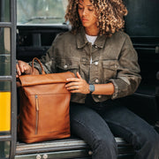Mazara Full-Grain Leather Roll-top Backpack für Damen – Zusätzliche Produktansicht 3