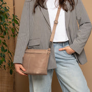 Zarita Full-Grain Leather Shoulder Bag für Damen – Zusätzliche Produktansicht 3
