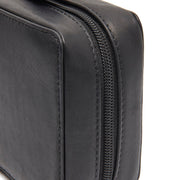 Detailansicht of Classic Collar &amp; Heavy-Duty Zipper Hardware on Leather Tech-Organizer Ardan für Damen