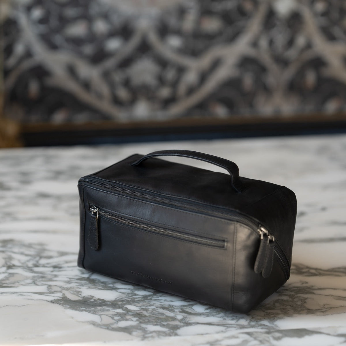 Classic 100% Full-Grain leather Goods - Rückansicht mit passgenauen Schultern &amp; sauberem Saum