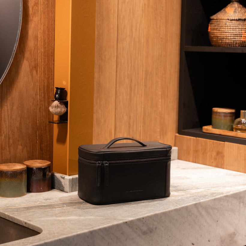 Limone Full-Grain Leather Toiletry Bag für Damen