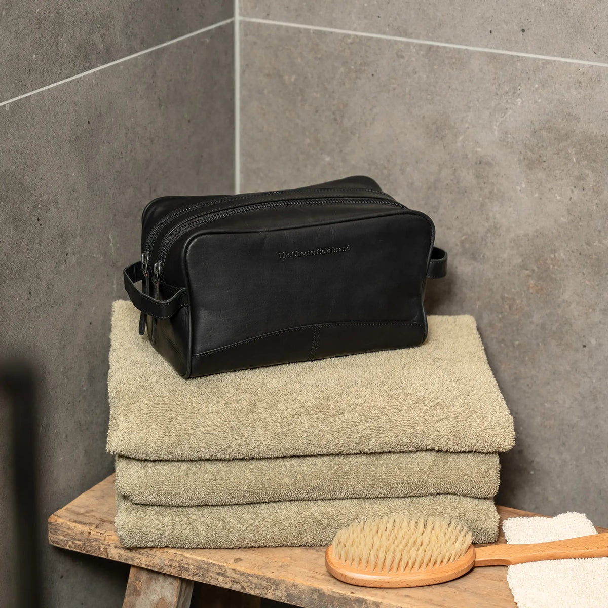 Classic 100% Full-Grain leather Goods - Rückansicht mit passgenauen Schultern &amp; sauberem Saum
