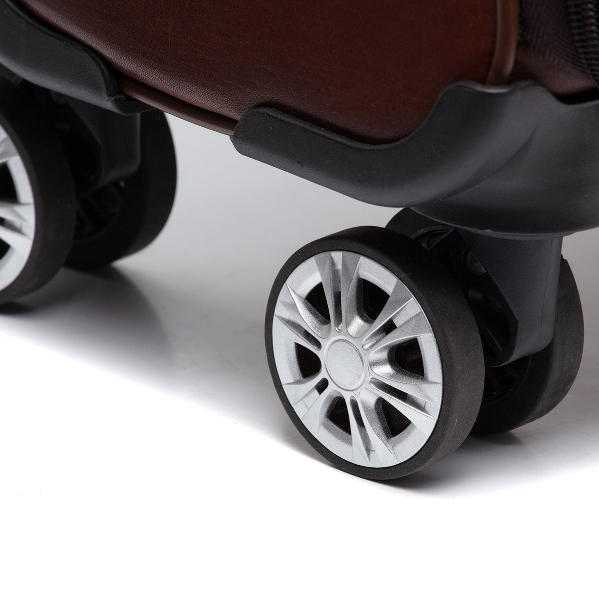 Styled Fit Perspective of Leather Trolley San Marino für Damen on Model - Natural Daylight Drape