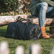Melbourne Full-Grain Leather Weekender Bag für Damen - Structured Side Profile Showing Gusset Depth &amp; Expansion Capacity