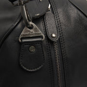 Solid Antique Brass Hardware &amp; Heavy-Duty Dual Zipper Detail on Rivaro Full-Grain Leather Weekender Bag für Damen