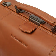 
Classic 100% Full-Grain Leather Duffle Bag - Rückansicht mit verstärkten Lederträgern & handwerklichen Nähten