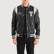 Liberte Texas Schwarz Leather Varsity Lederjacke für Herren in Black &amp; White Sheepskin Leather - Vorderansicht &amp; maßgeschneiderte Silhouette | Online Kaufen
