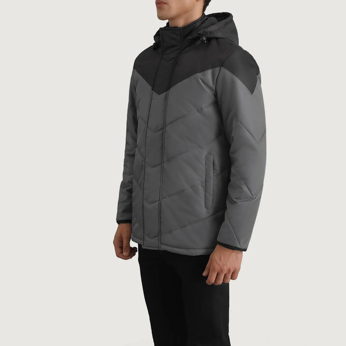
Black & Grey Full-Grain Leather Hooded Jacket - Rückansicht mit passgenauen Schultern & sauberem Saum