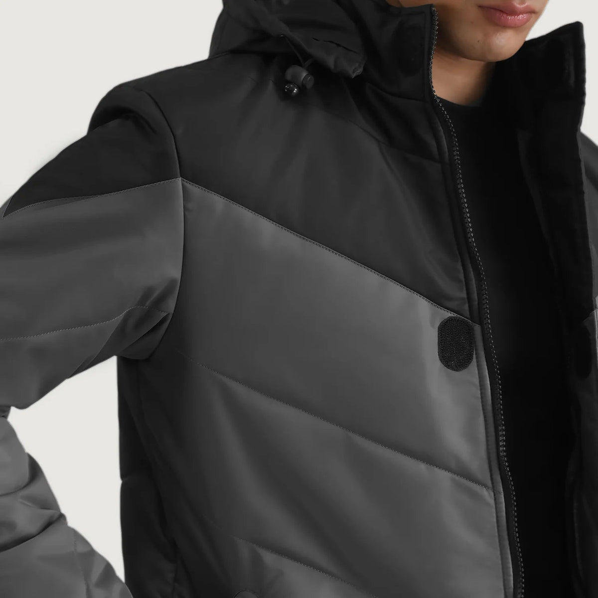 
Innenansicht Showing Quilted Viscose Lining & Zwei funktionale Innentaschen
