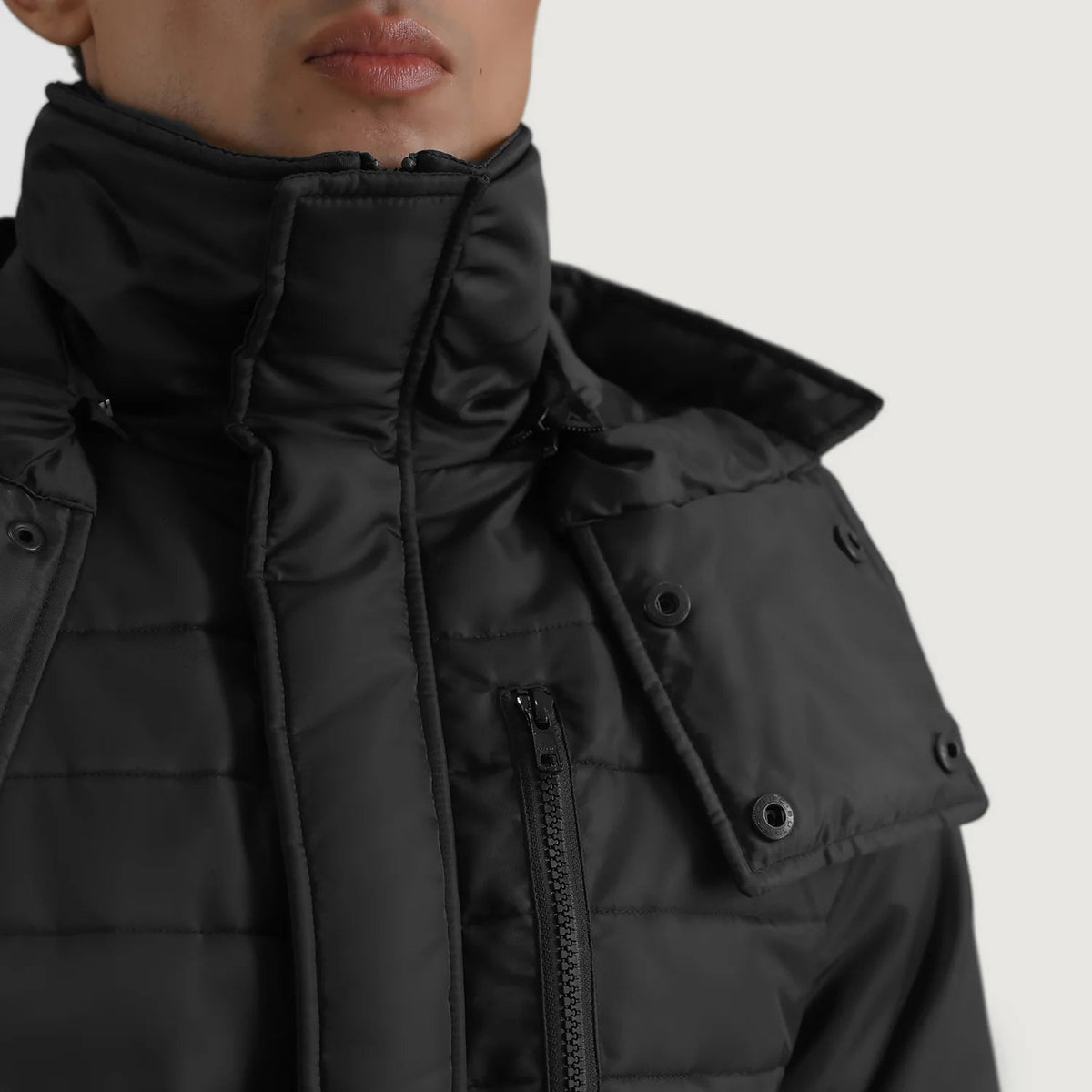 
Innenansicht Showing Quilted Viscose Lining & Zwei funktionale Innentaschen