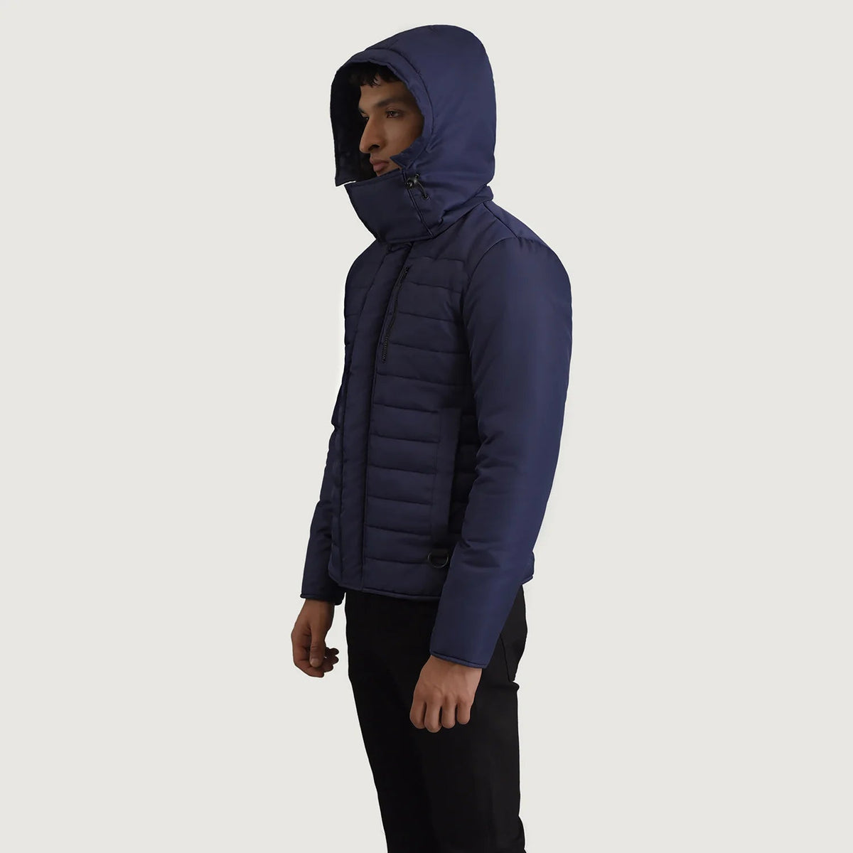 
Blue Full-Grain Leather Hooded Jacket - Rückansicht mit passgenauen Schultern & sauberem Saum
