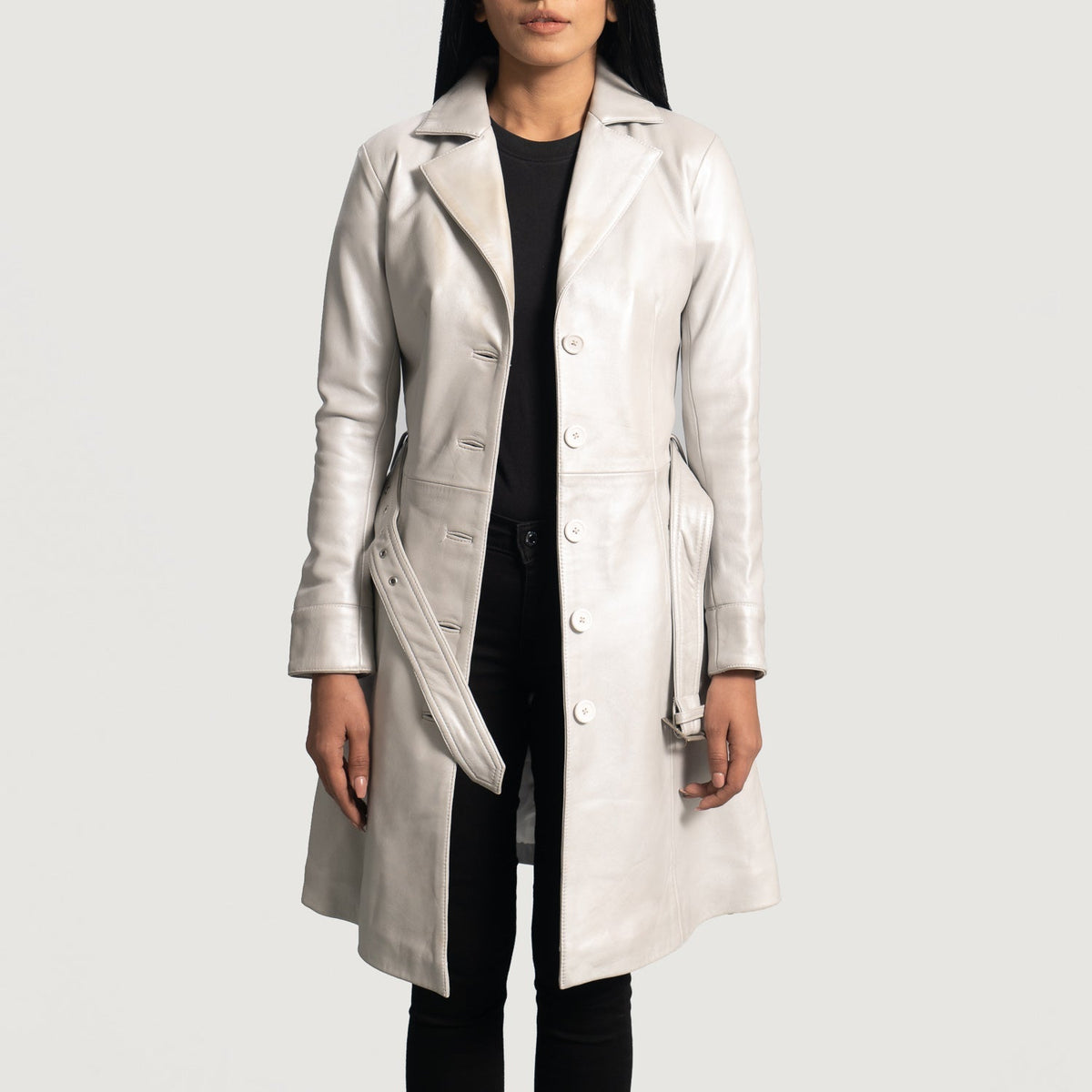 
Silver Sheepskin Leather Trench Coat - Rückansicht mit passgenauen Schultern & sauberem Saum