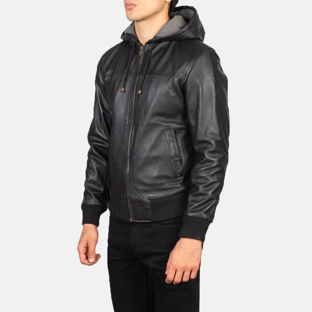 
Black Sheepskin Leather Hooded Jacket - Rückansicht mit passgenauen Schultern & sauberem Saum