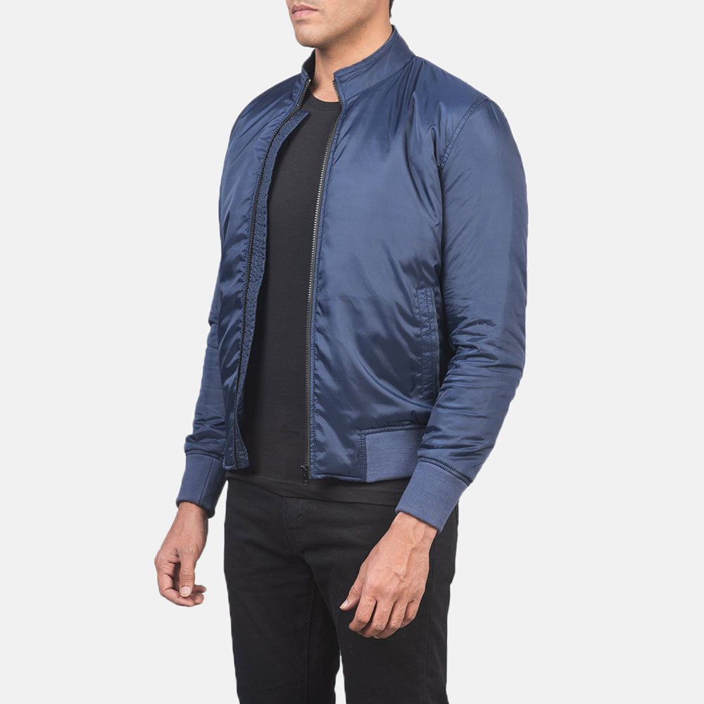 Blue Nylon Bomber Jacket - Rückansicht mit passgenauen Schultern &amp; sauberem Saum