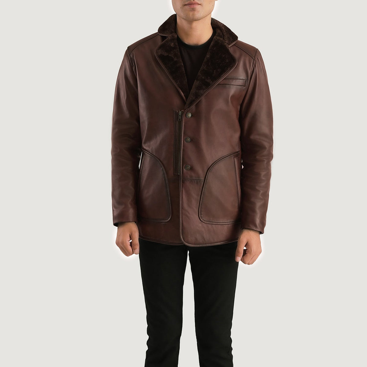 Men's Rocky Braun Fur Ledermantel für Herren in Distressed Brown Sheepskin Burnishing - Vorderansicht &amp; maßgeschneiderte Silhouette | Online Kaufen