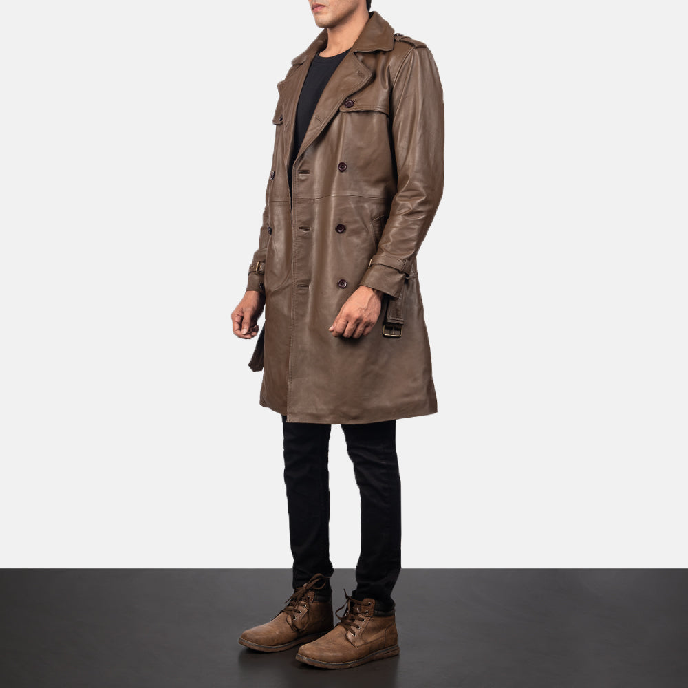 
Mocha Brown Calfskin Leather Trench Coat - Rückansicht mit passgenauen Schultern & sauberem Saum