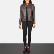 Women's Rumella Maroon Leather Biker Jacket - Seitenansicht mit ergonomischem Ärmelschnitt