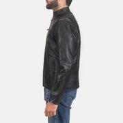Rustic Black Leather Biker Jacket - Seitenansicht mit ergonomischem Ärmelschnitt