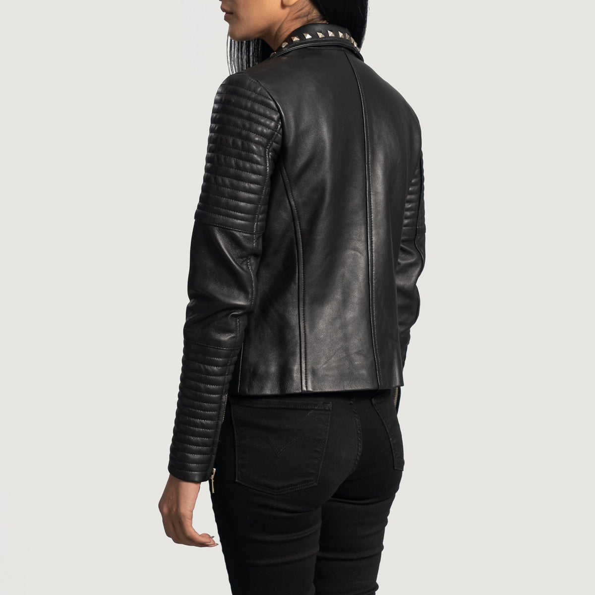
Authentic Sheepskin Leather with Aniline Finish Grain Texture & Heavy-Duty Seam Stitching Detail