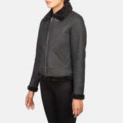 Distressed Black Sheepskin Snuffed Bomber Jacket - Rückansicht mit passgenauen Schultern &amp; sauberem Saum