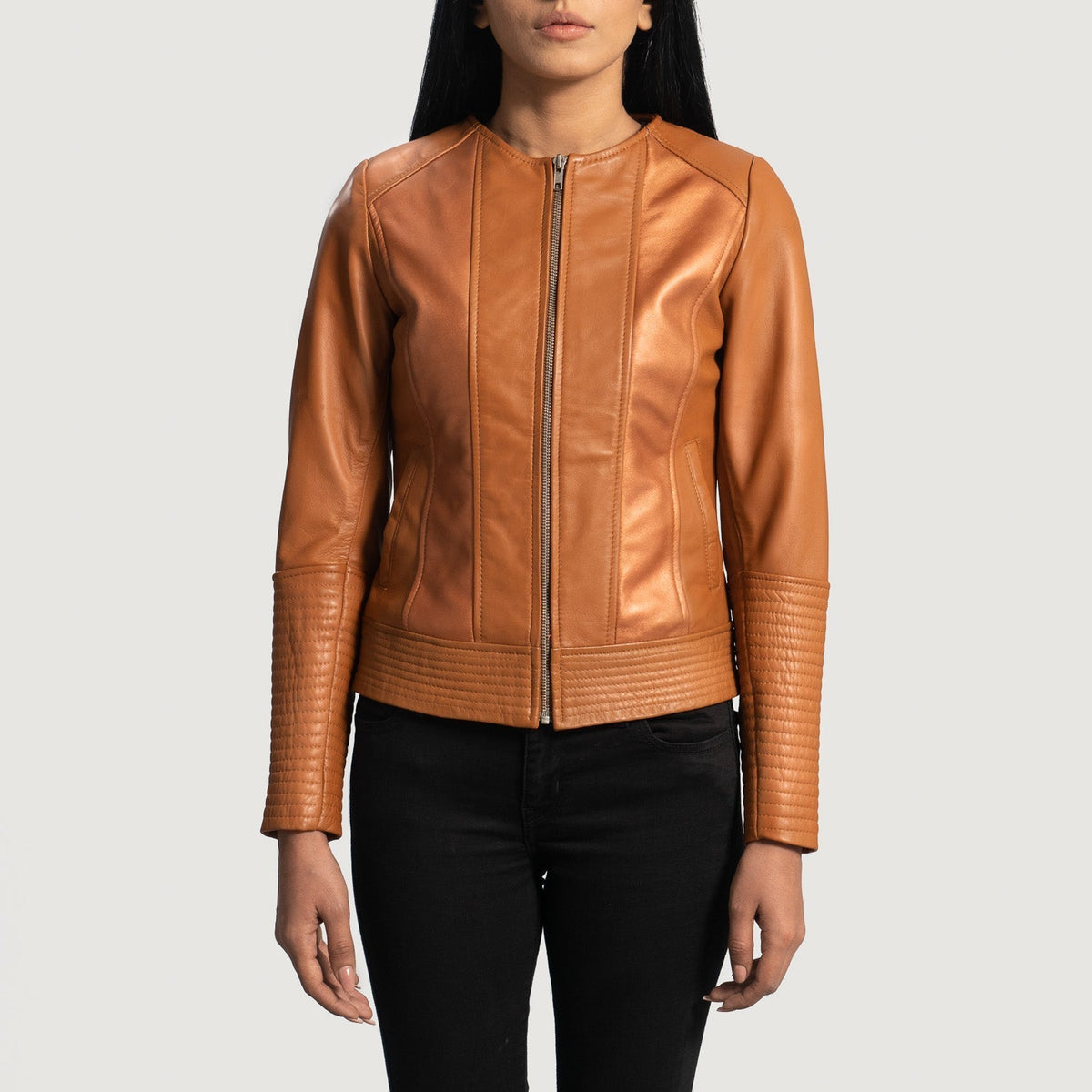 
Detailansicht of Classic Collar & Zipper Hardware on Sleeky Clean Hellbraun Leder-Bikerjacke für Damen
