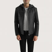 Men's Spratt Schwarz Hooded Lederjacke für Herren in Black Goatskin Leather - Vorderansicht &amp; maßgeschneiderte Silhouette | Online Kaufen