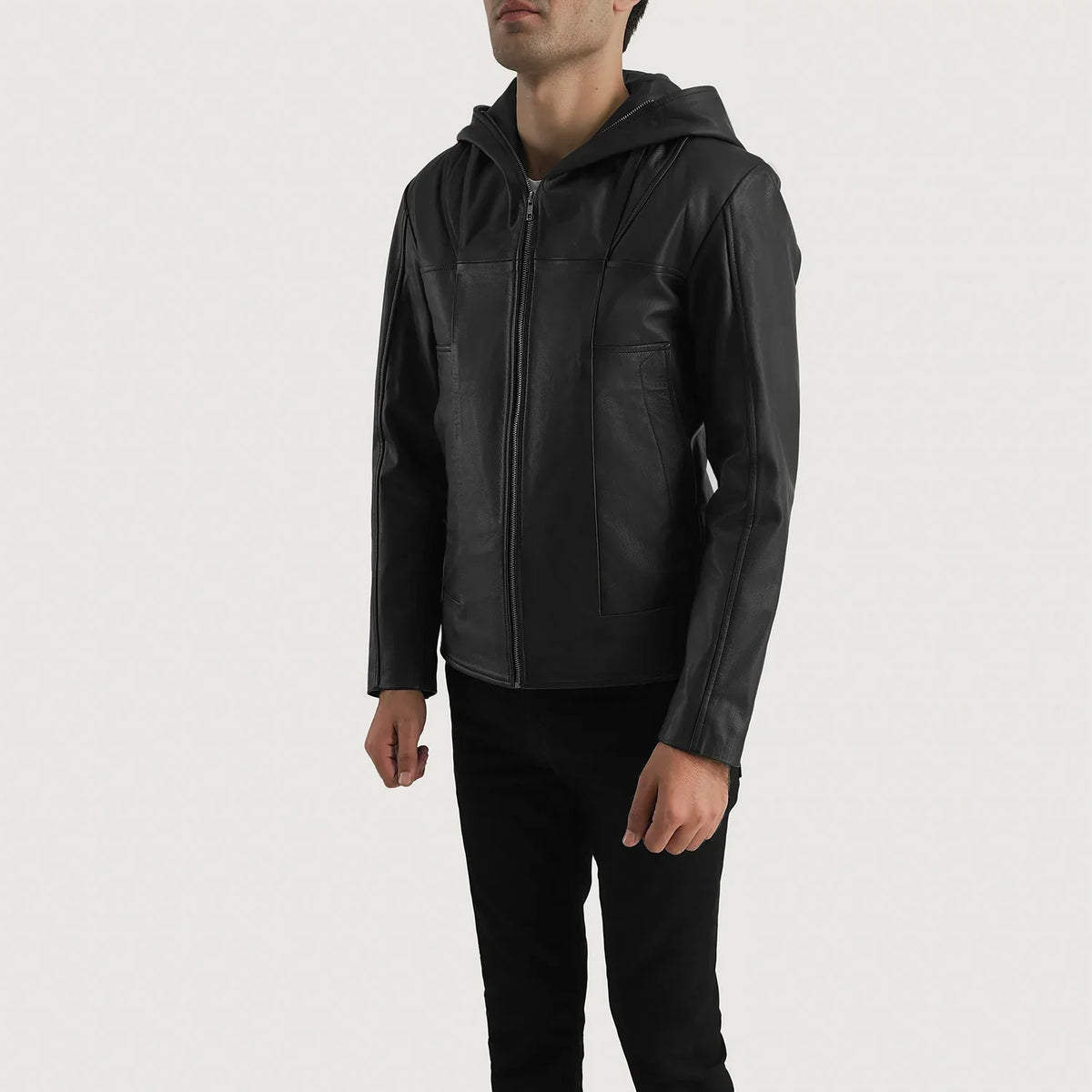 Men's Spratt Schwarz Hooded Lederjacke für Herren - Seitenansicht mit ergonomischem Ärmelschnitt