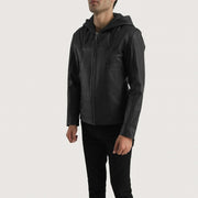 Men's Spratt Schwarz Hooded Lederjacke für Herren - Seitenansicht mit ergonomischem Ärmelschnitt