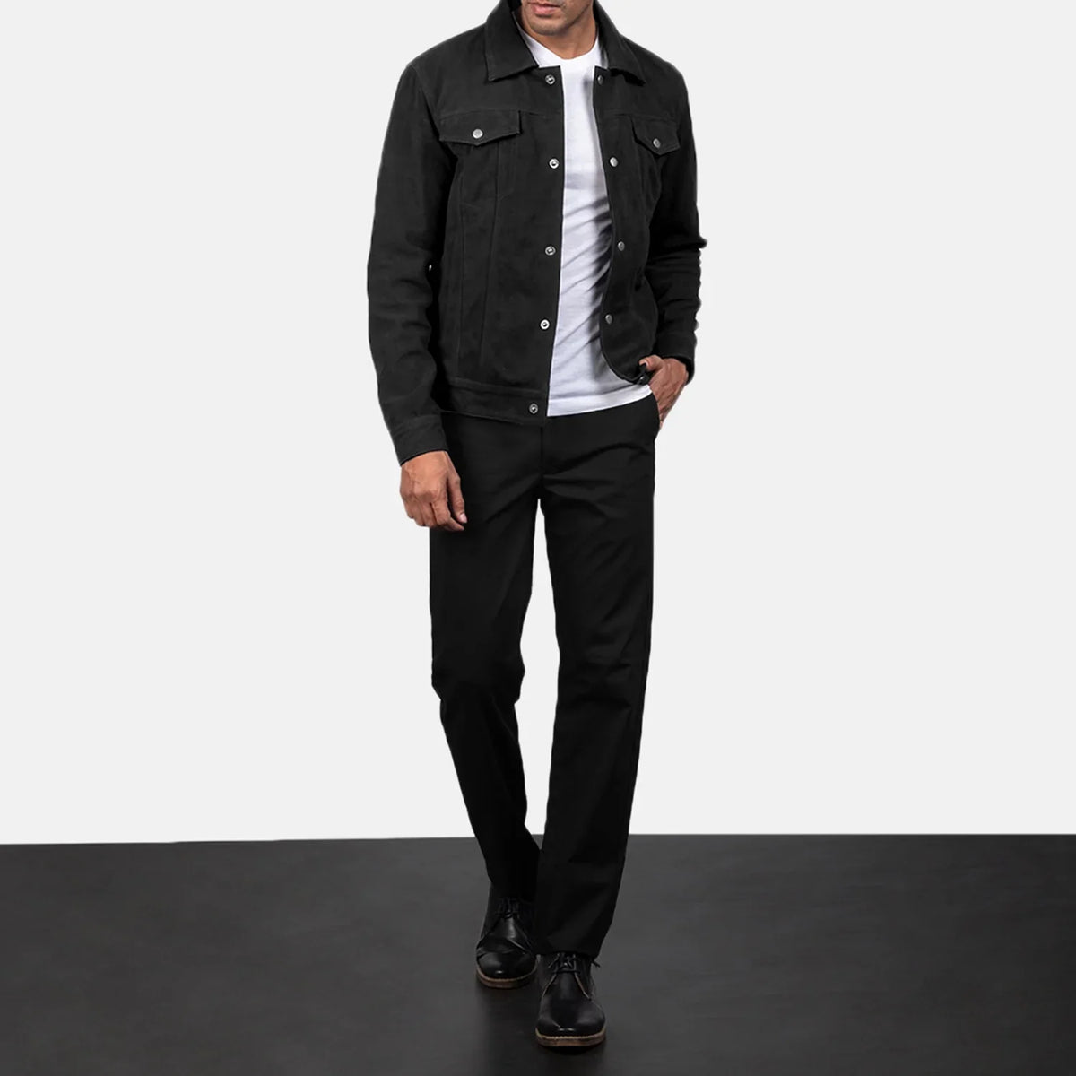 
Stallon Black Suede Jacket - Seitenansicht mit ergonomischem Ärmelschnitt & sportlicher Passform