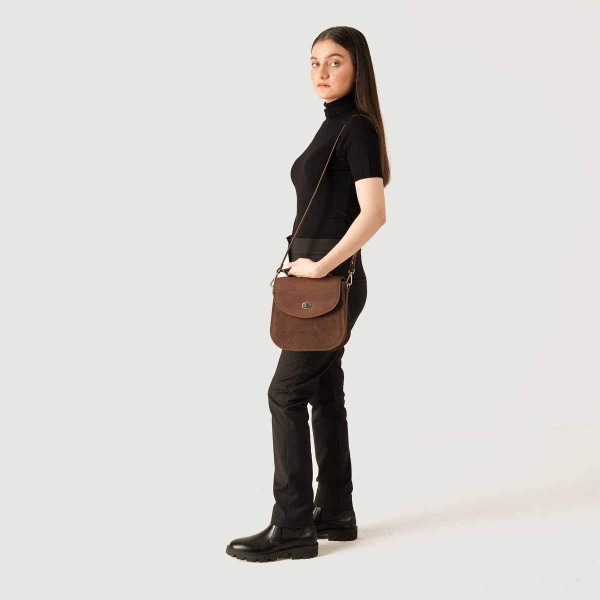 
The Sandra Vintage Hellbraun Leather Saddle Bag – alternate product view 9