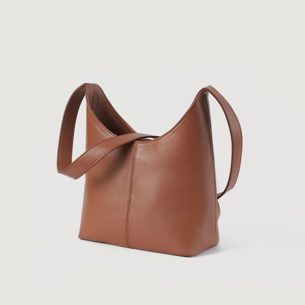 
The Stefani Brown Leather Hobo Bag For Women - Seitenansicht mit ergonomischem Ärmelschnitt & sportlicher Passform